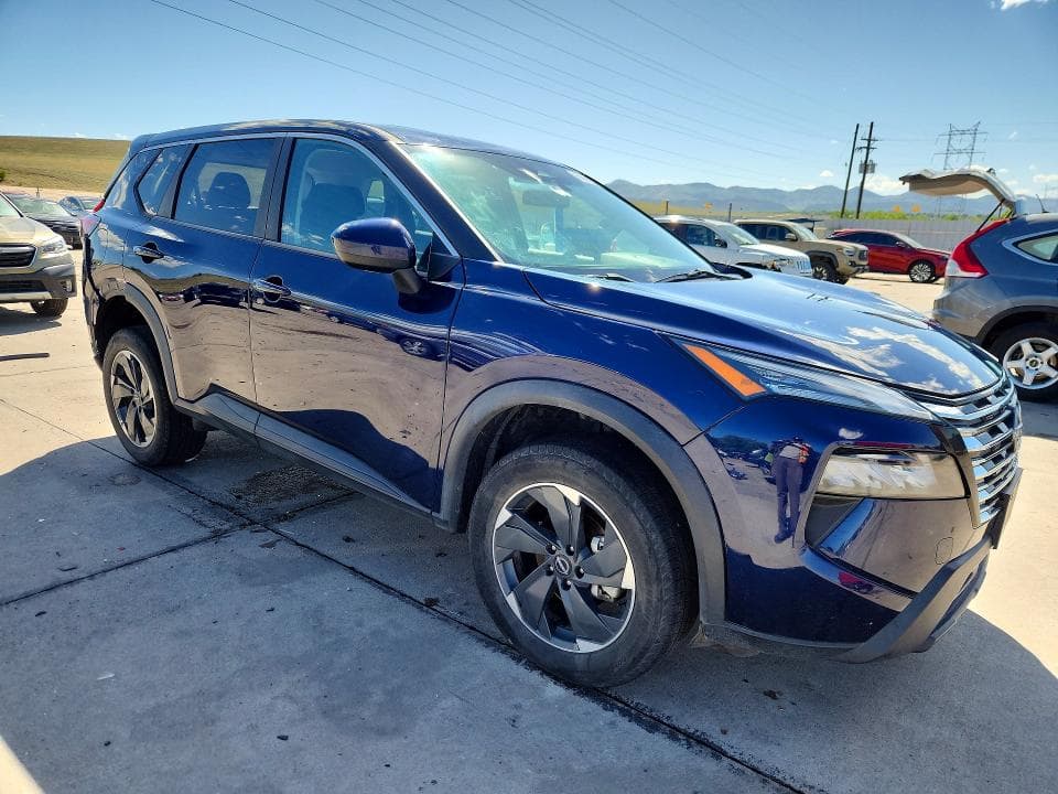 2024 NISSAN ROGUE SV 4