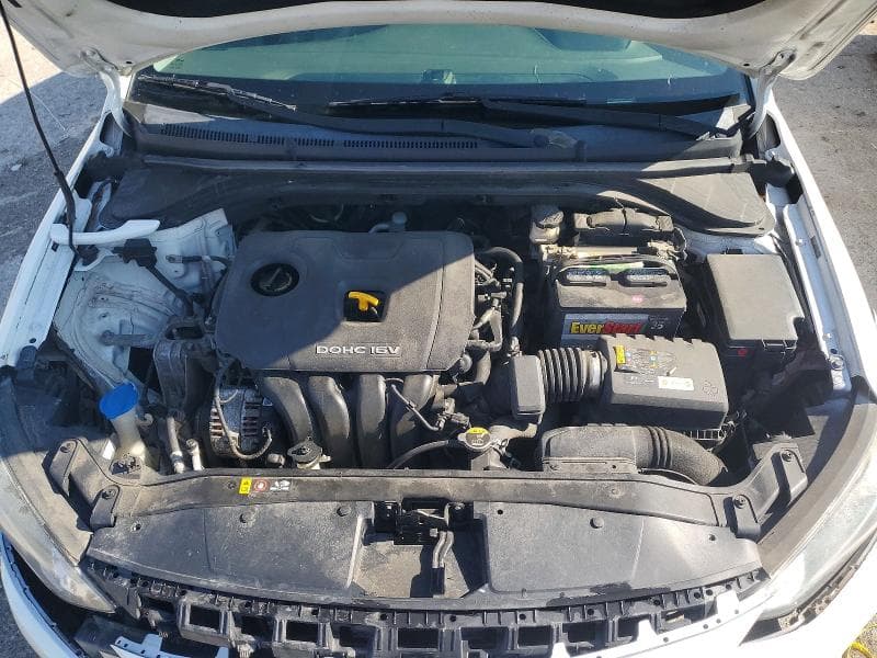 2017 HYUNDAI ELANTRA SE 11
