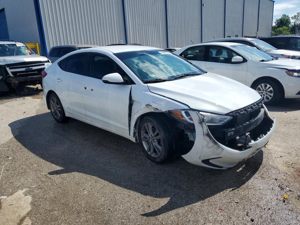 2017 HYUNDAI ELANTRA SE 4