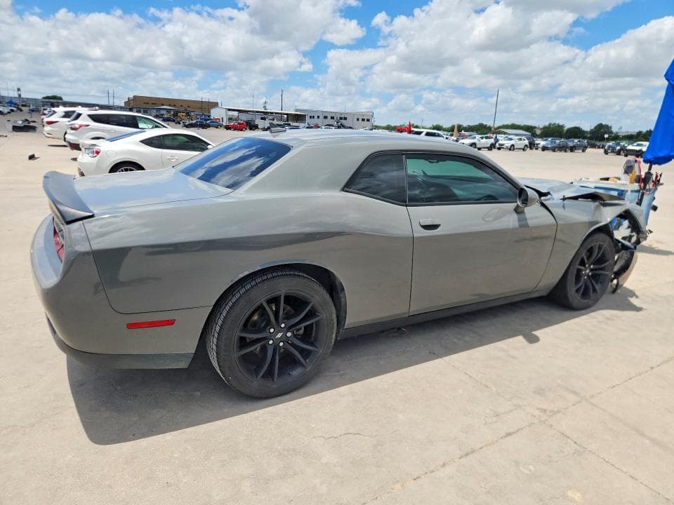 2018 DODGE CHALLENGER SXT 3