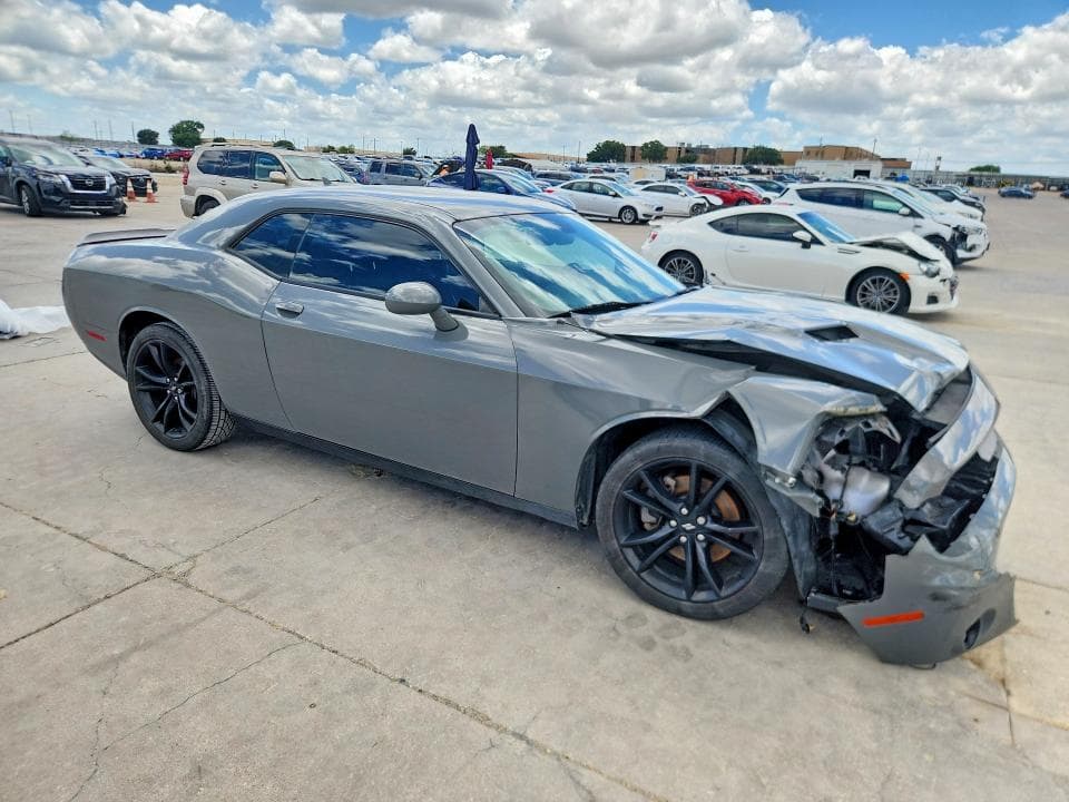 2018 DODGE CHALLENGER SXT 4
