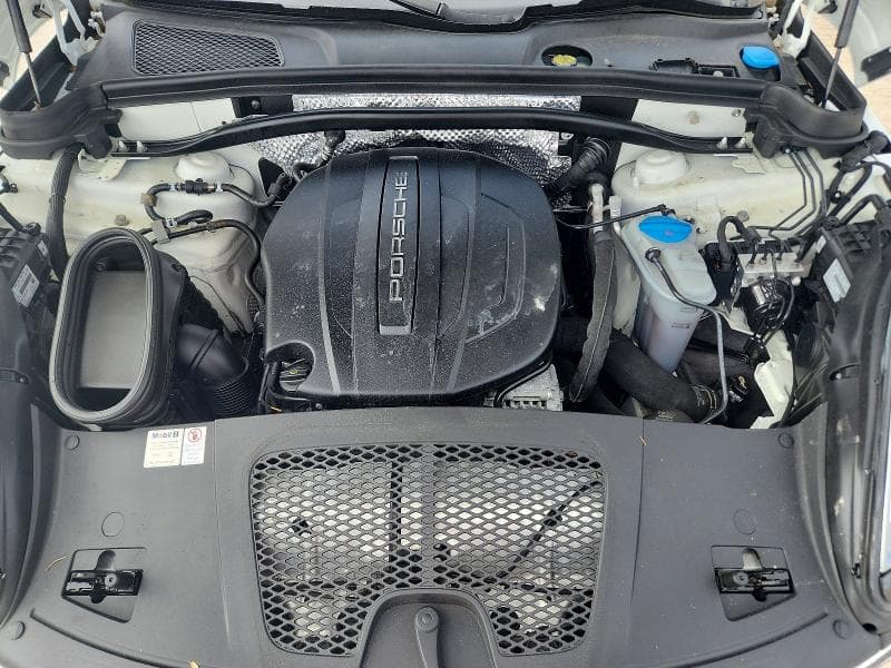 2018 PORSCHE MACAN 12