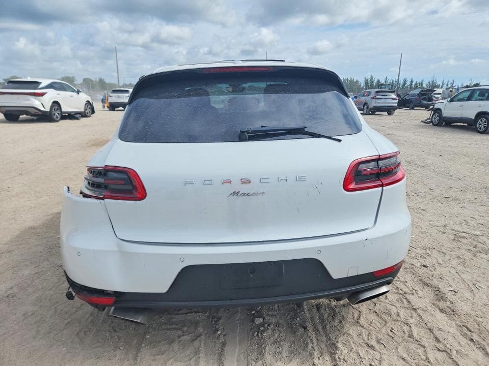 2018 PORSCHE MACAN 6