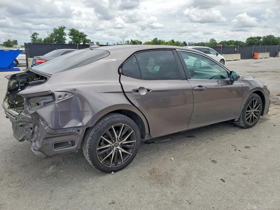 2022 TOYOTA CAMRY SE SE 3