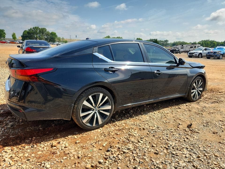 2021 NISSAN ALTIMA SR 3
