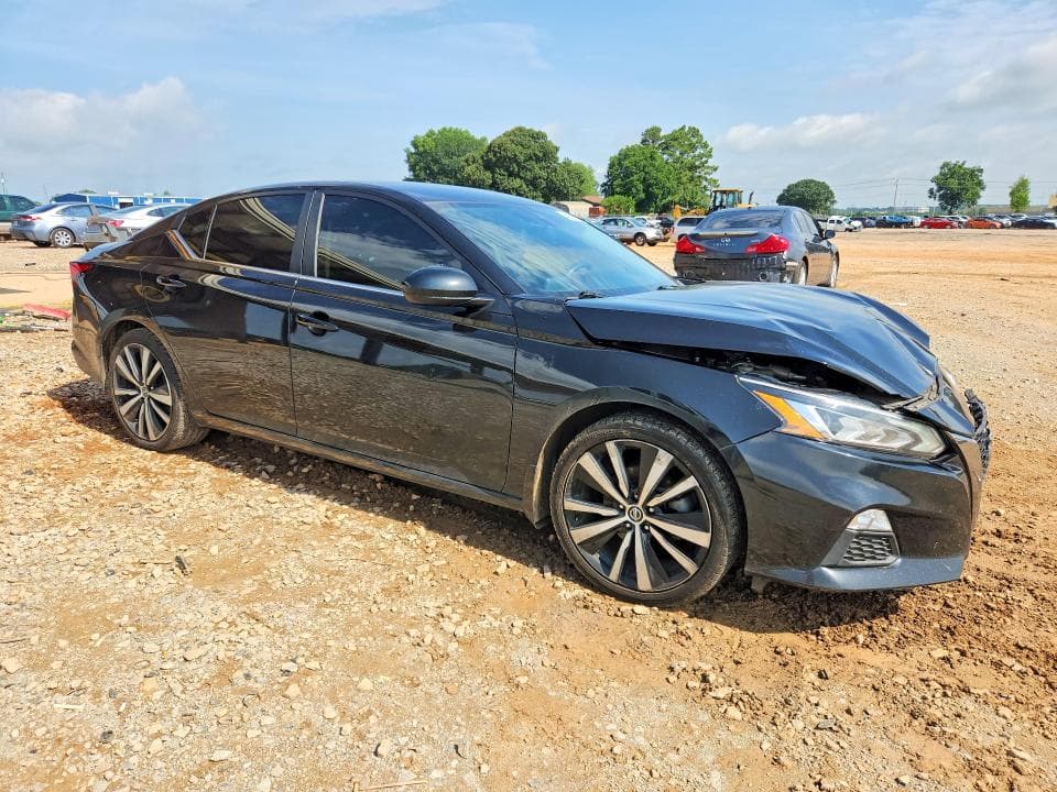 2021 NISSAN ALTIMA SR 4