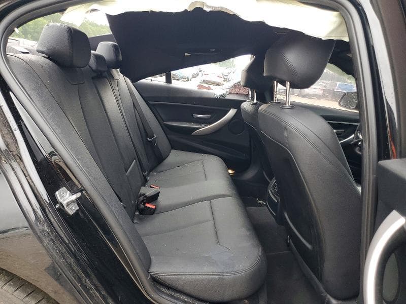 2017 BMW 320 XI 10