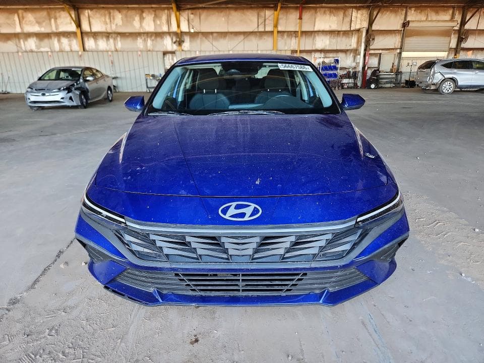 2025 HYUNDAI ELANTRA SE 5