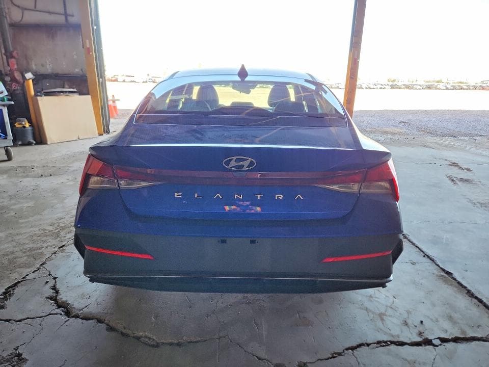 2025 HYUNDAI ELANTRA SE 6