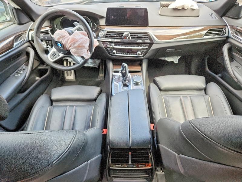 2019 BMW 530XE 8