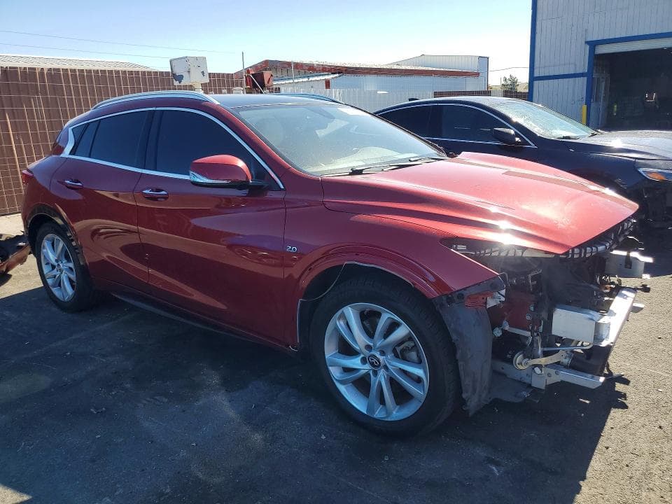 2019 INFINITI QX30 LUXE 4