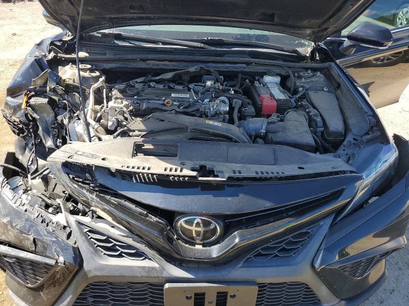 2022 TOYOTA CAMRY SE 11