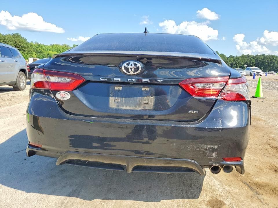 2022 TOYOTA CAMRY SE 6