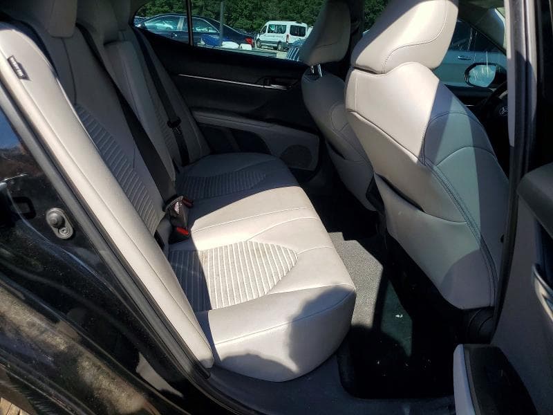 2022 TOYOTA CAMRY SE 10