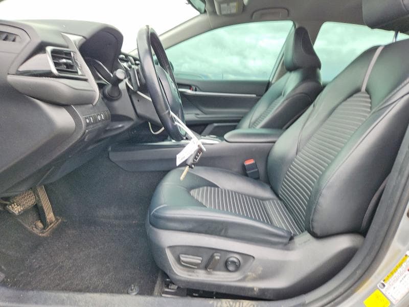 2020 TOYOTA CAMRY SE SE 7