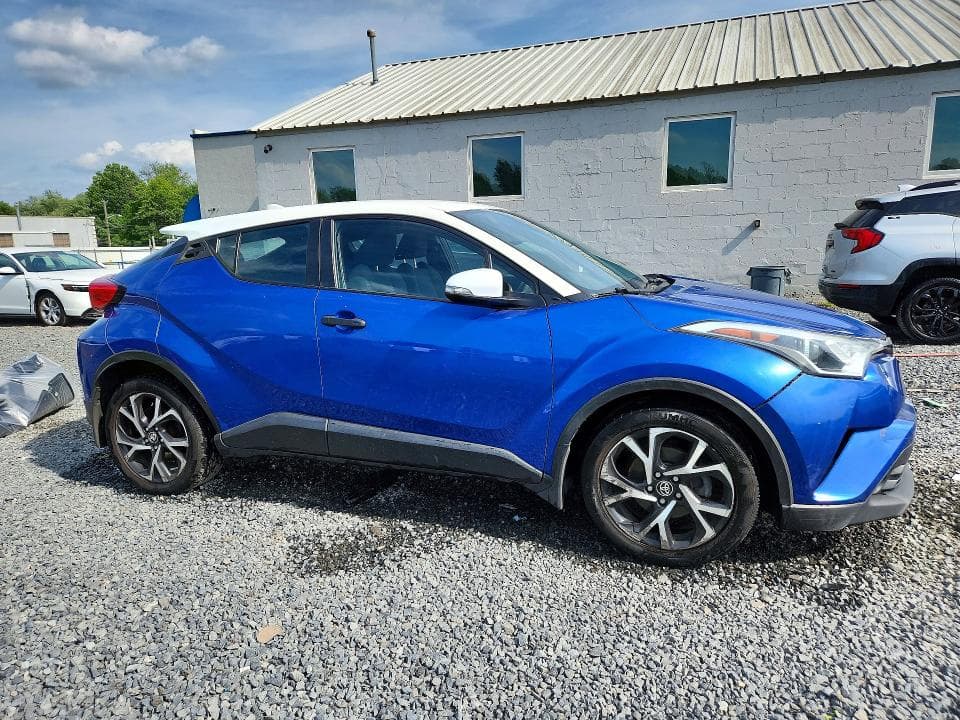 2018 TOYOTA C-HR XLE 4