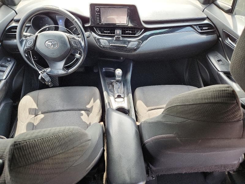 2018 TOYOTA C-HR XLE 8