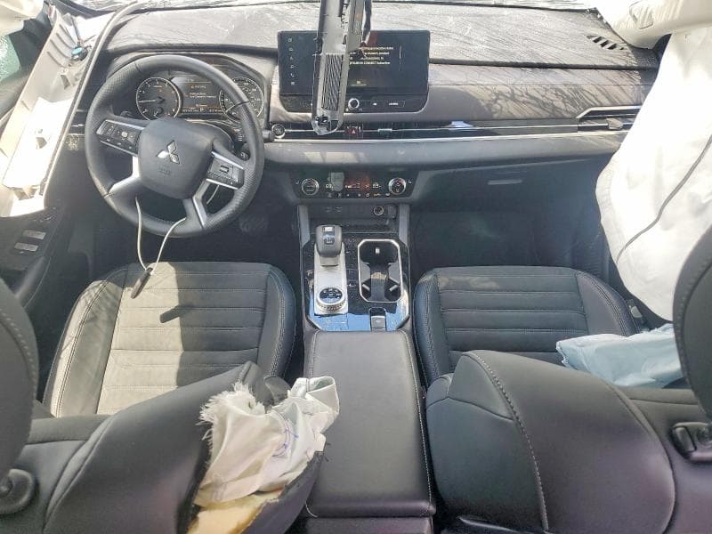 2025 MITSUBISHI OUTLANDER SE 8