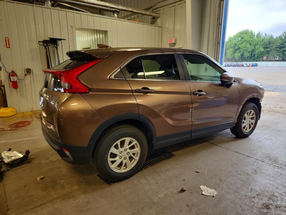 2019 MITSUBISHI ECLIPSE CROSS ES 3