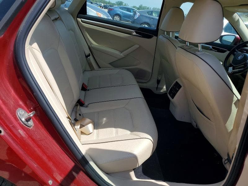2018 VOLKSWAGEN PASSAT SE 10