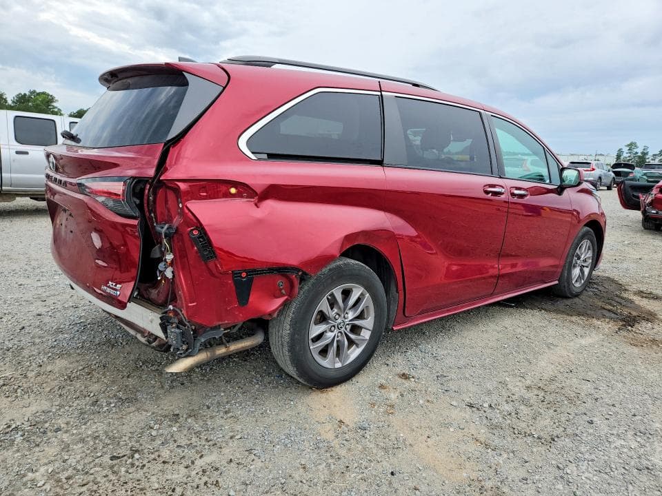 2022 TOYOTA SIENNA XLE XLE 3