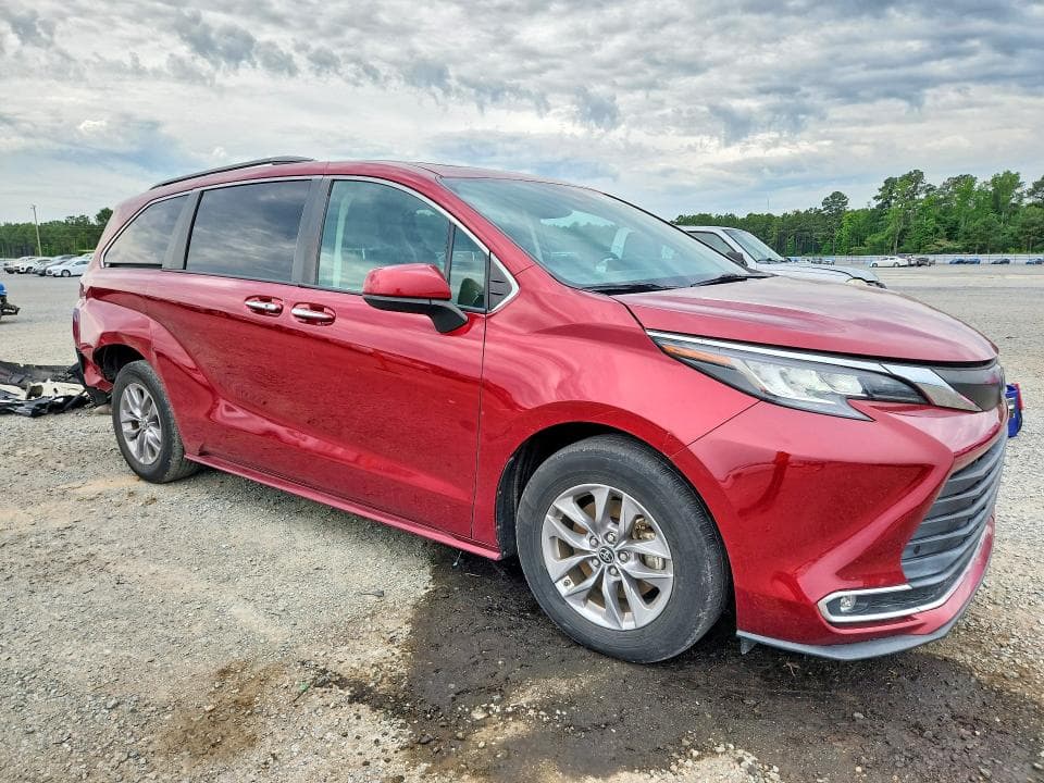2022 TOYOTA SIENNA XLE XLE 4