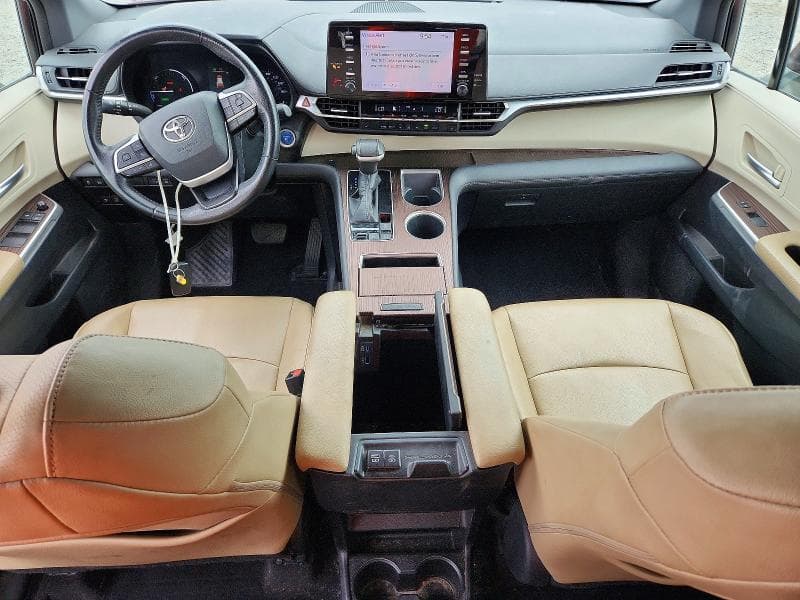 2022 TOYOTA SIENNA XLE XLE 8