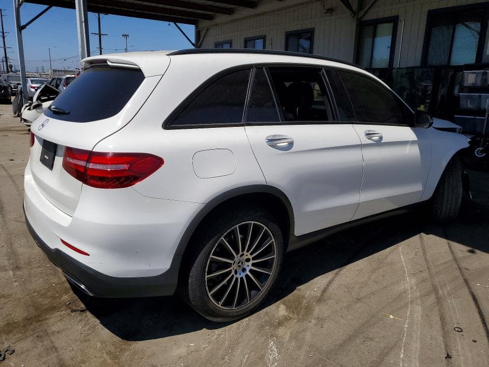 2018 MERCEDES-BENZ GLC 300 3