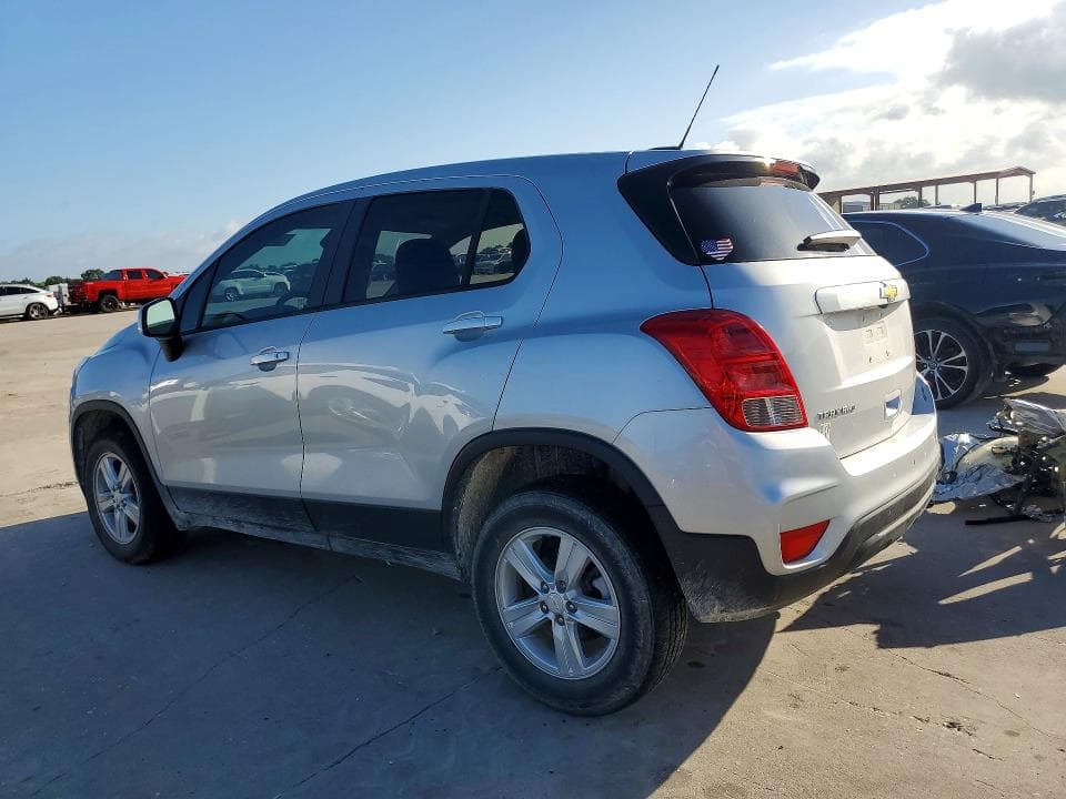 2022 CHEVROLET TRAX LS 2