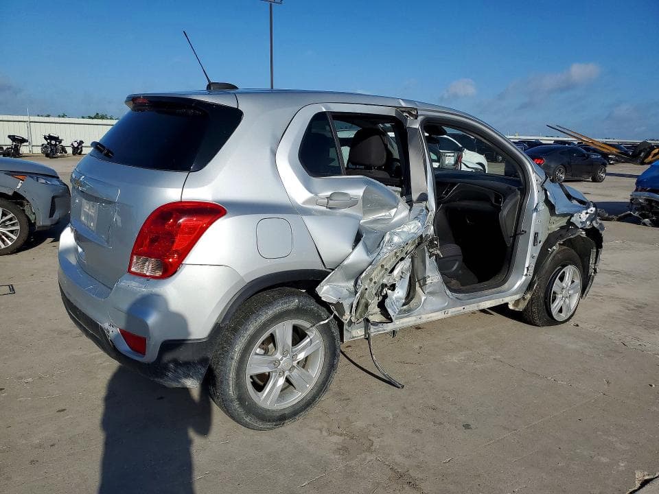 2022 CHEVROLET TRAX LS 3