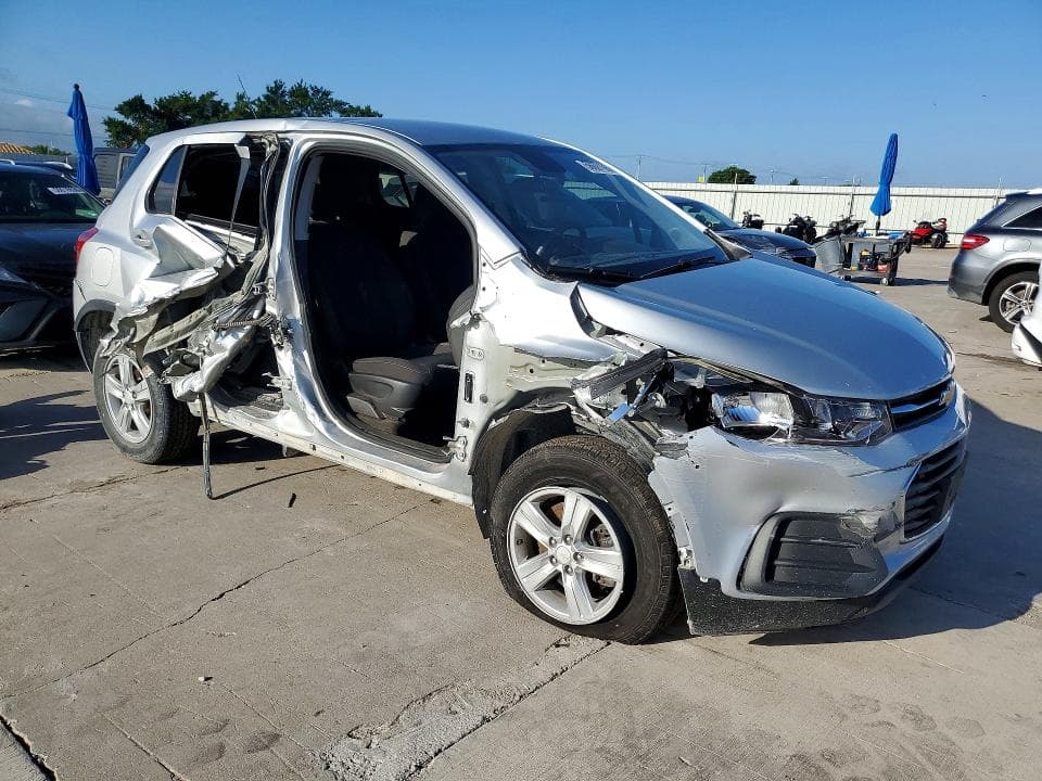 2022 CHEVROLET TRAX LS 4
