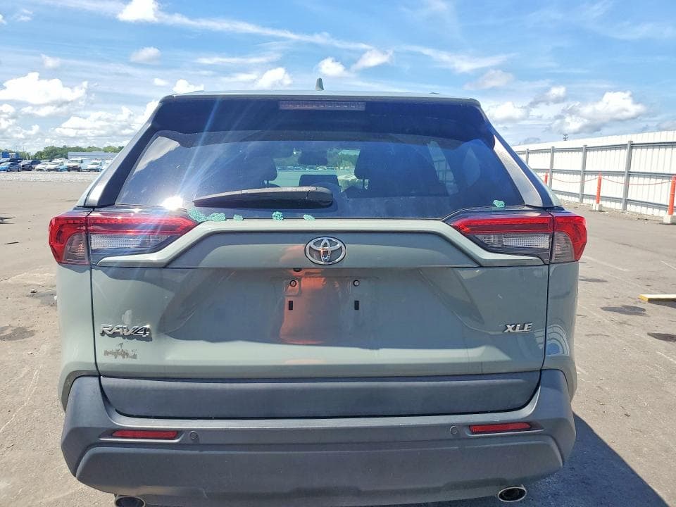 2021 TOYOTA RAV4 XLE XLE 6