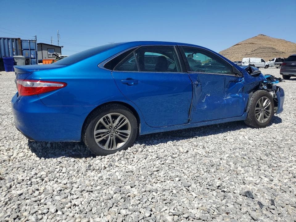 2017 TOYOTA CAMRY SE SE 3