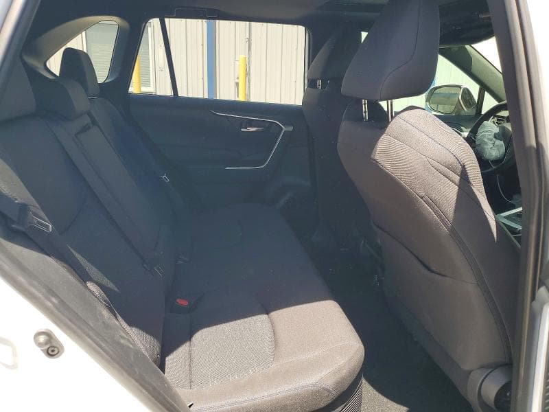 2024 TOYOTA RAV4 SE 11