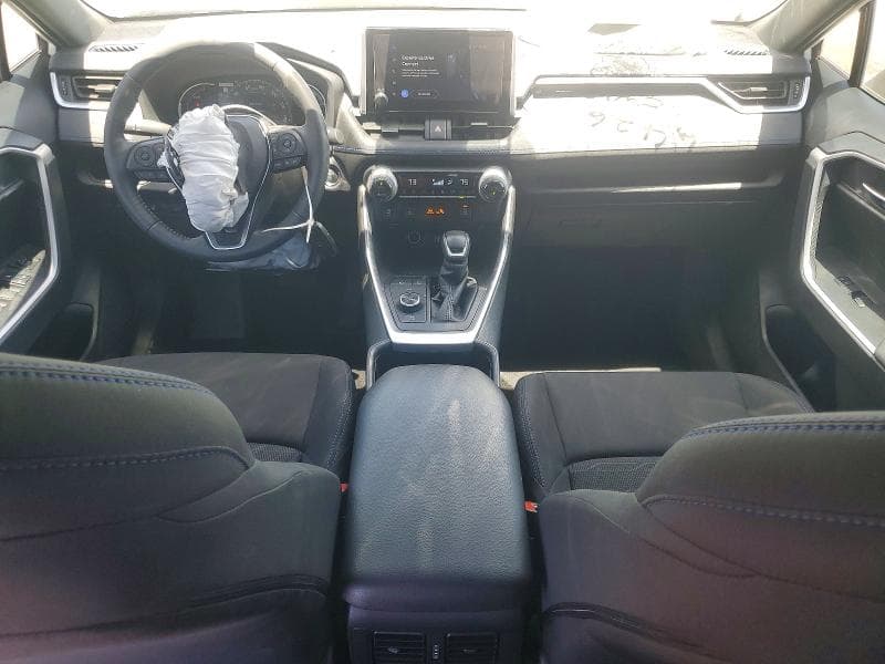 2024 TOYOTA RAV4 SE 8