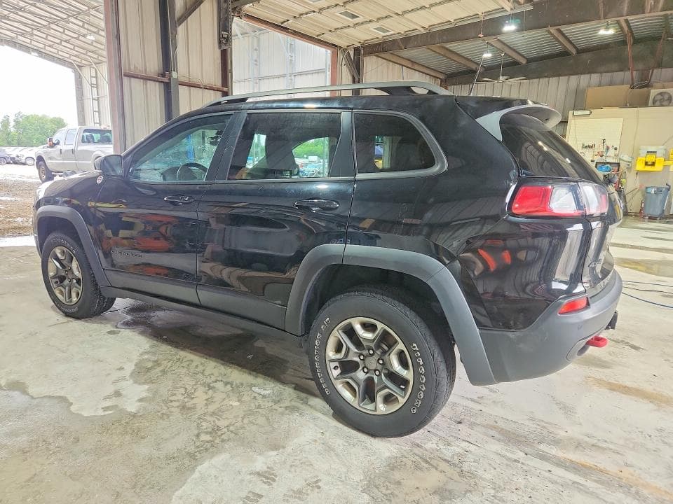 2019 JEEP CHEROKEE TRAILHAWK 2