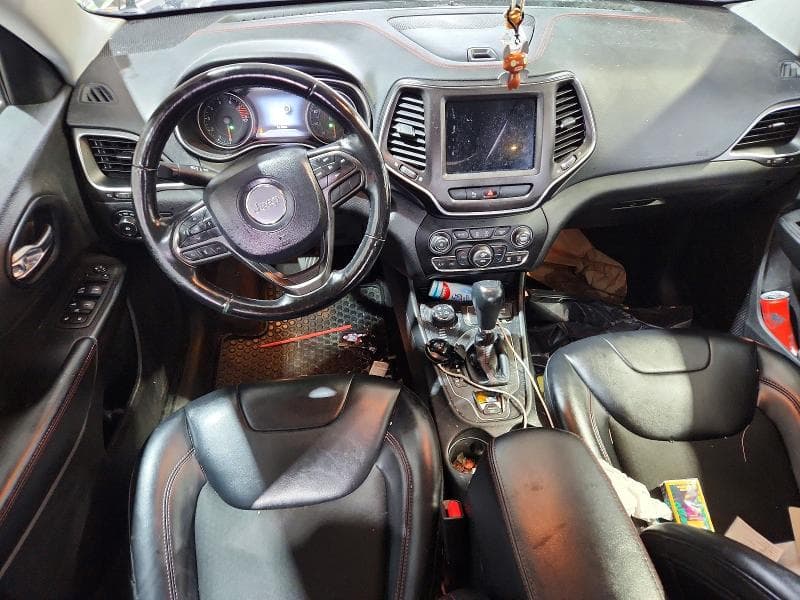 2019 JEEP CHEROKEE TRAILHAWK 8