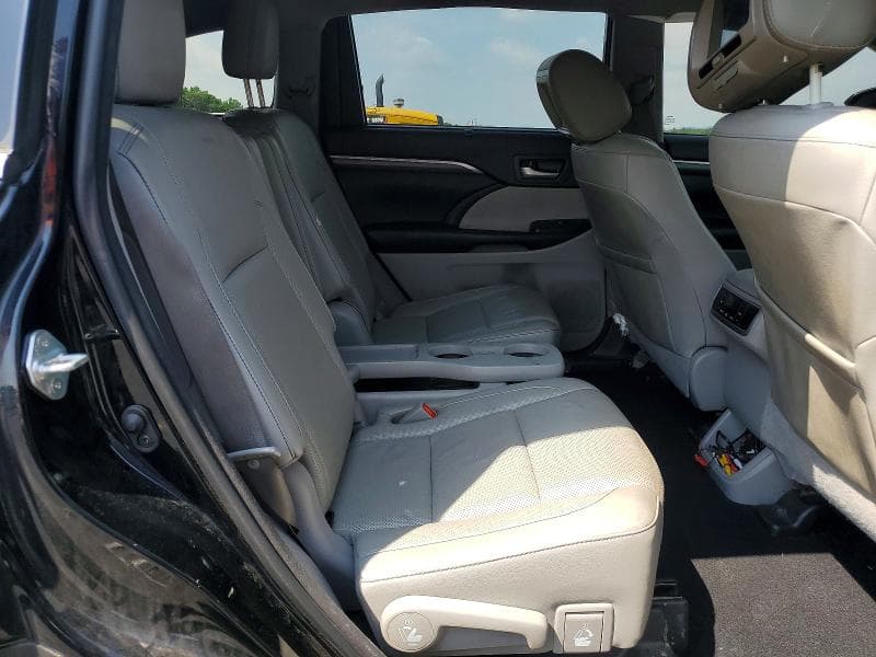 2018 TOYOTA HIGHLANDER LIMITED 11