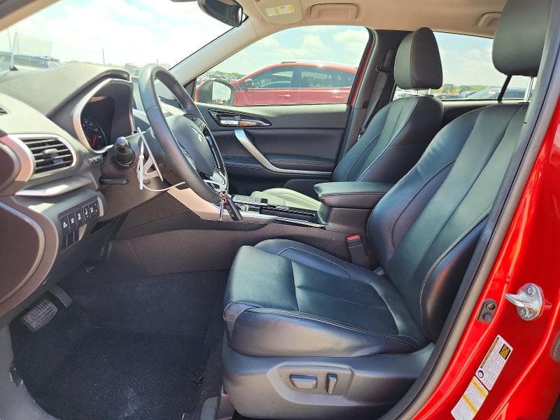 2018 MITSUBISHI ECLIPSE CROSS SE 8