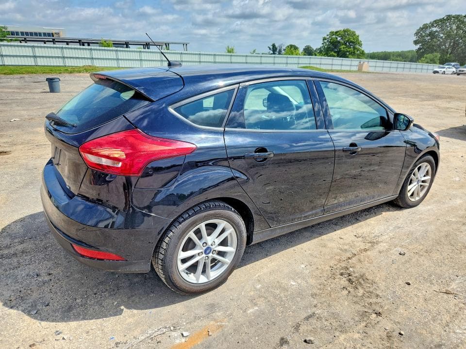 2017 FORD FOCUS SE 3