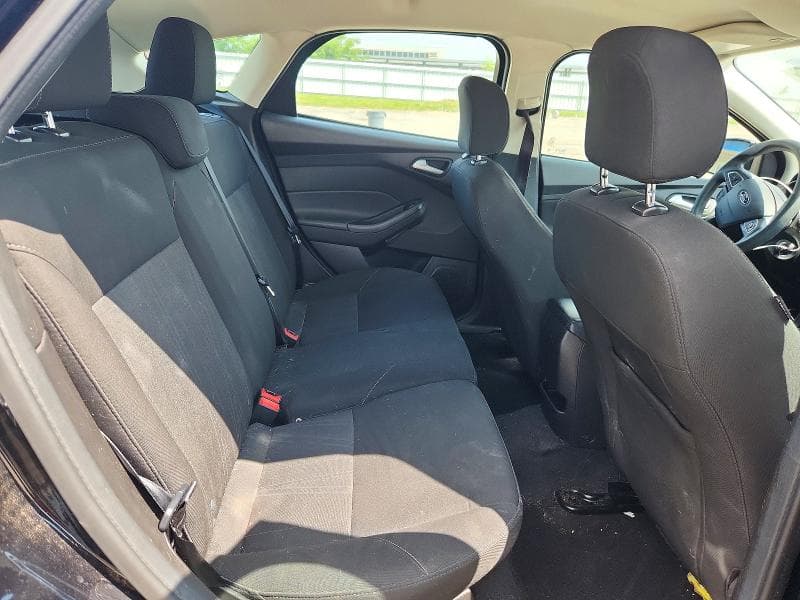 2017 FORD FOCUS SE 10