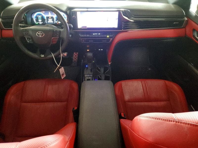 2025 TOYOTA CAMRY XSE 8