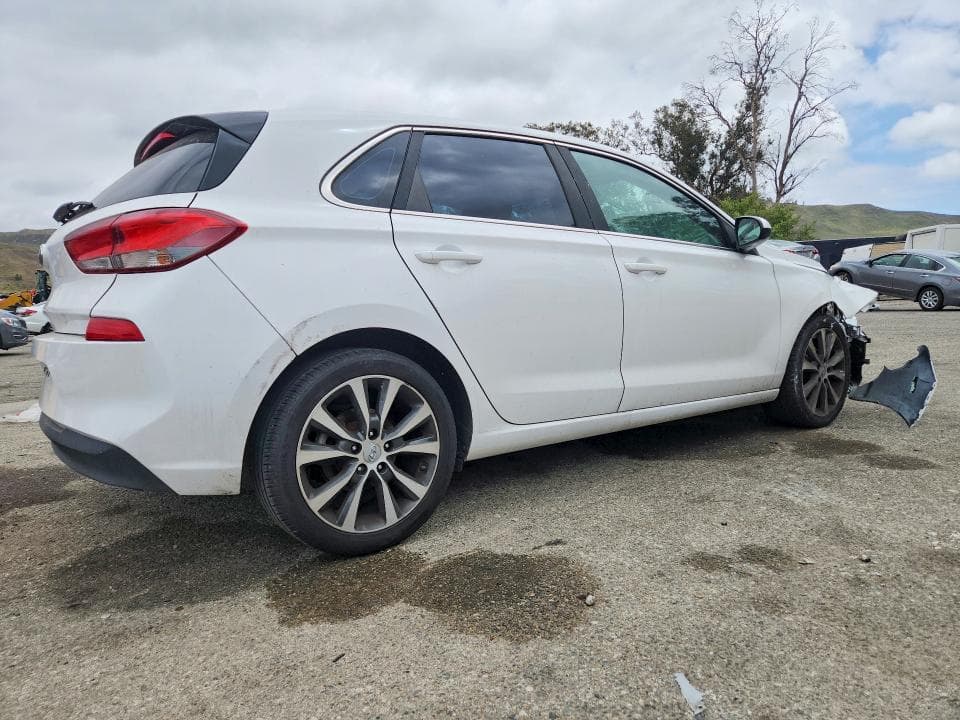 2018 HYUNDAI ELANTRA GT BASE 3