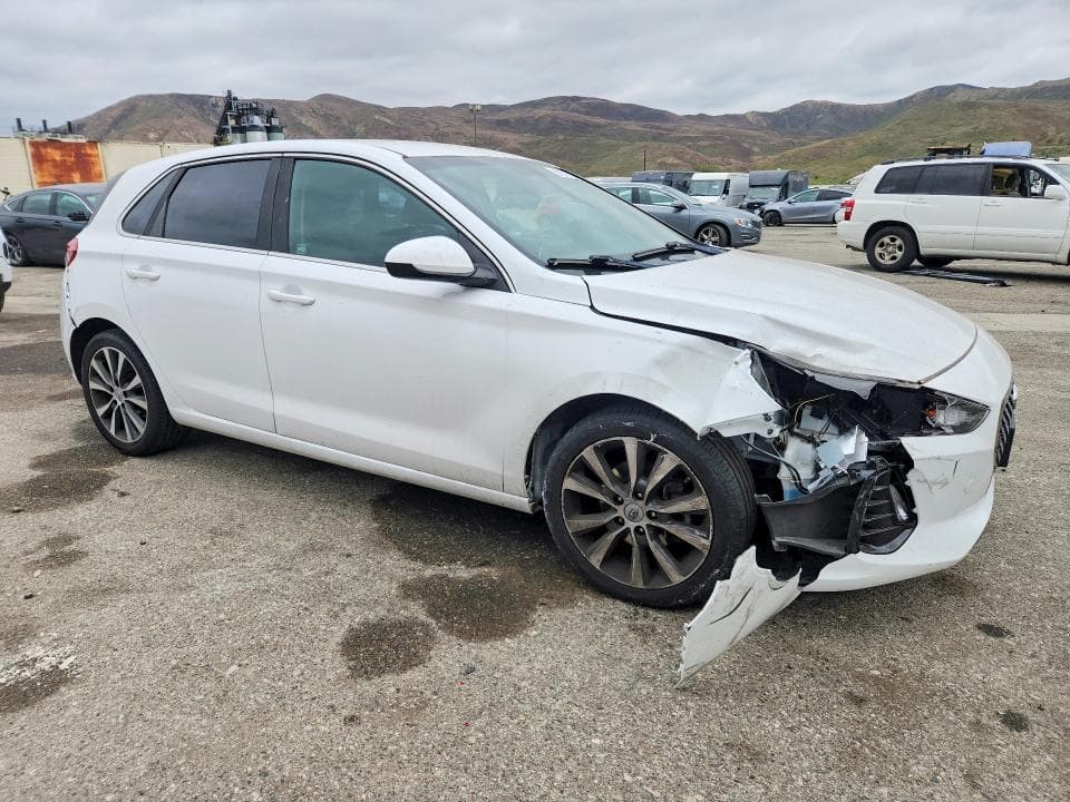 2018 HYUNDAI ELANTRA GT BASE 4