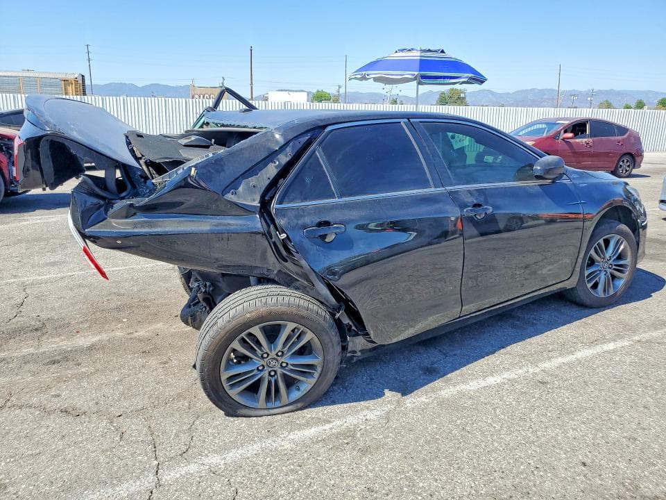 2017 TOYOTA CAMRY SE 3