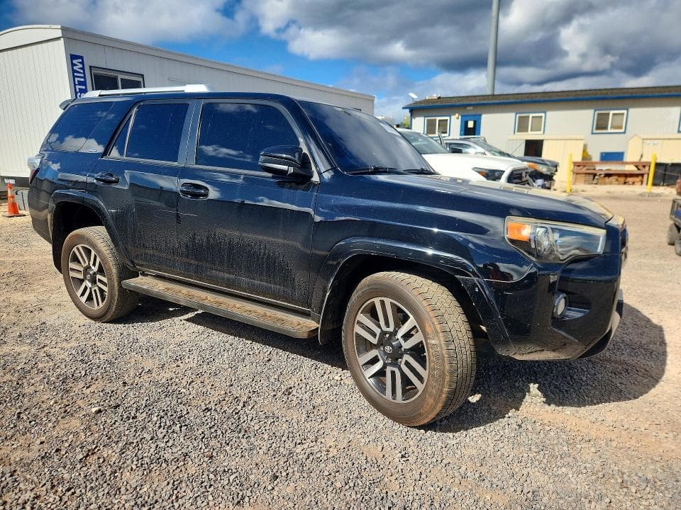 2018 TOYOTA 4RUNNER SR5 4