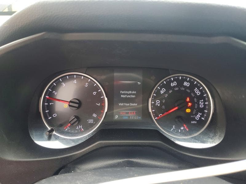 2020 TOYOTA RAV4 LE 9