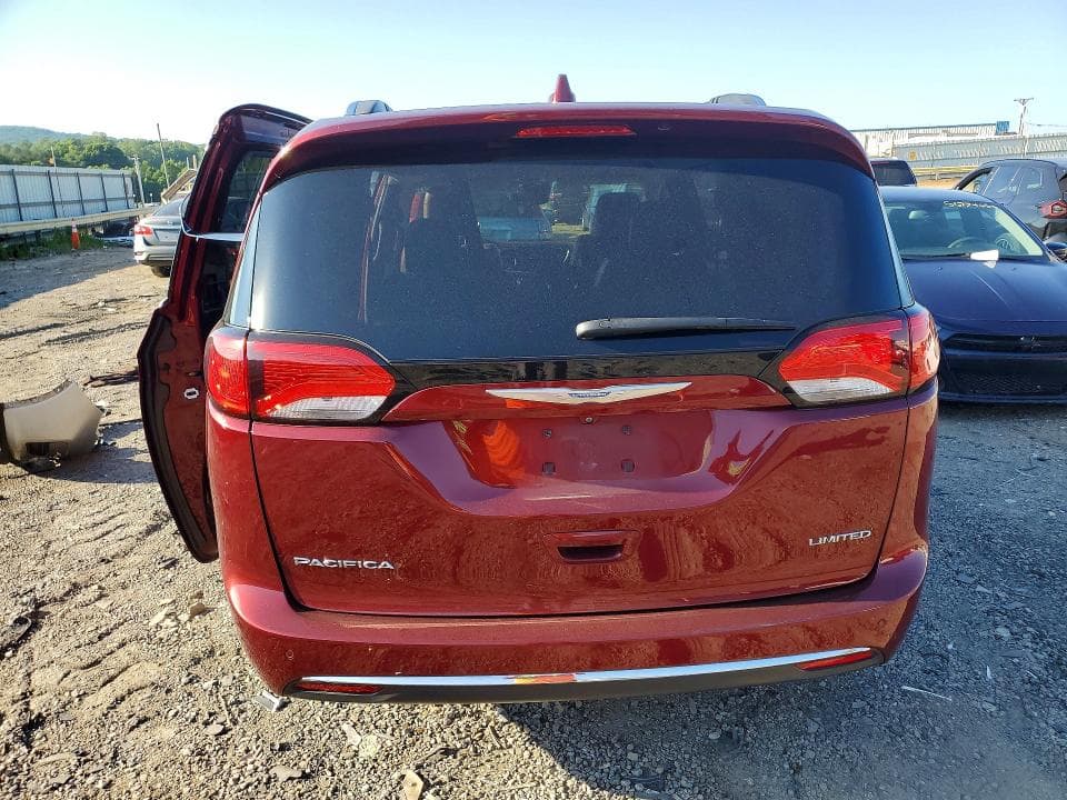 2017 CHRYSLER PACIFICA LIMITED 6