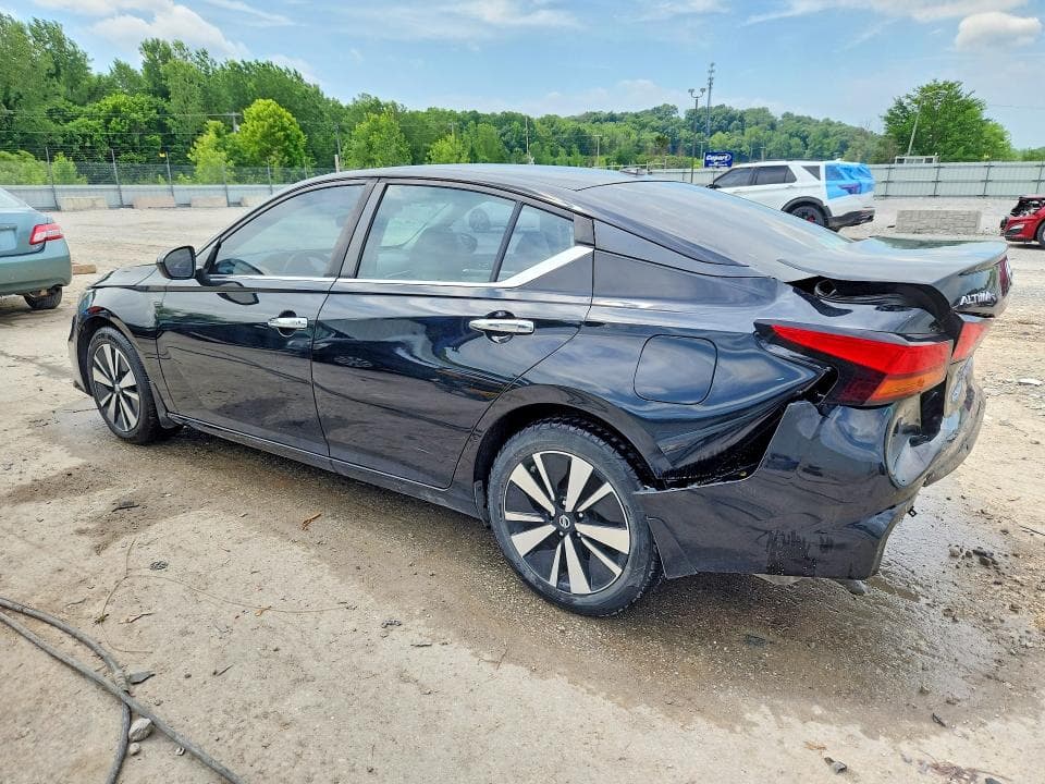 2021 NISSAN ALTIMA SV 2