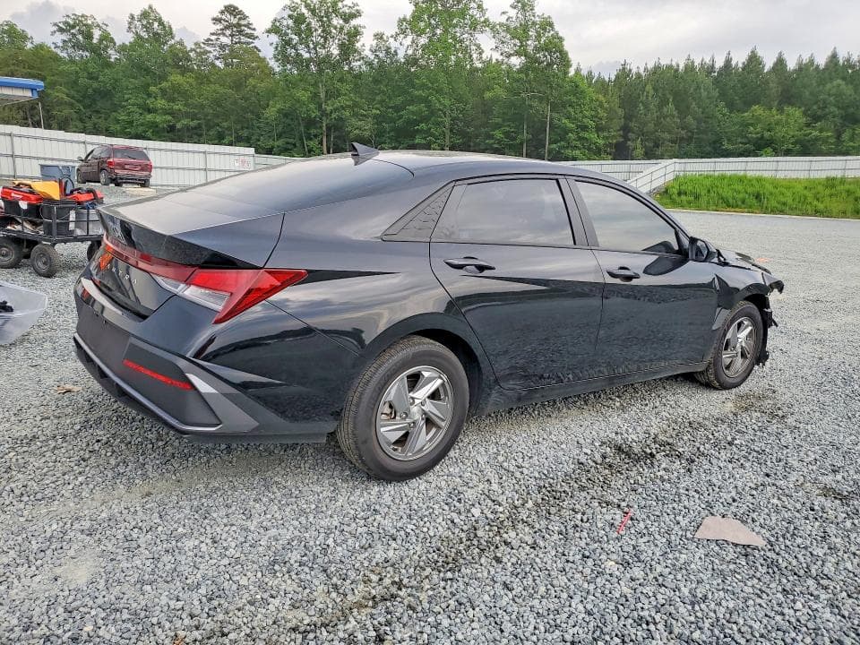2024 HYUNDAI ELANTRA SE SE 3